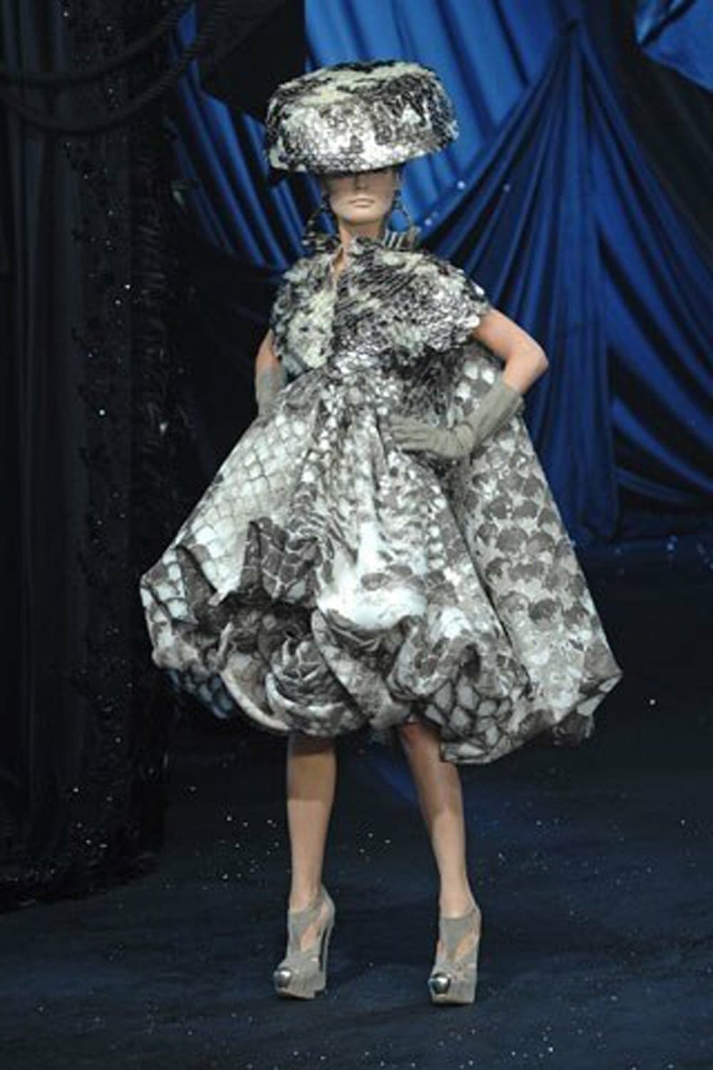 Drag Queen Fashion Shows: John Galliano Men's SS 2009 Show