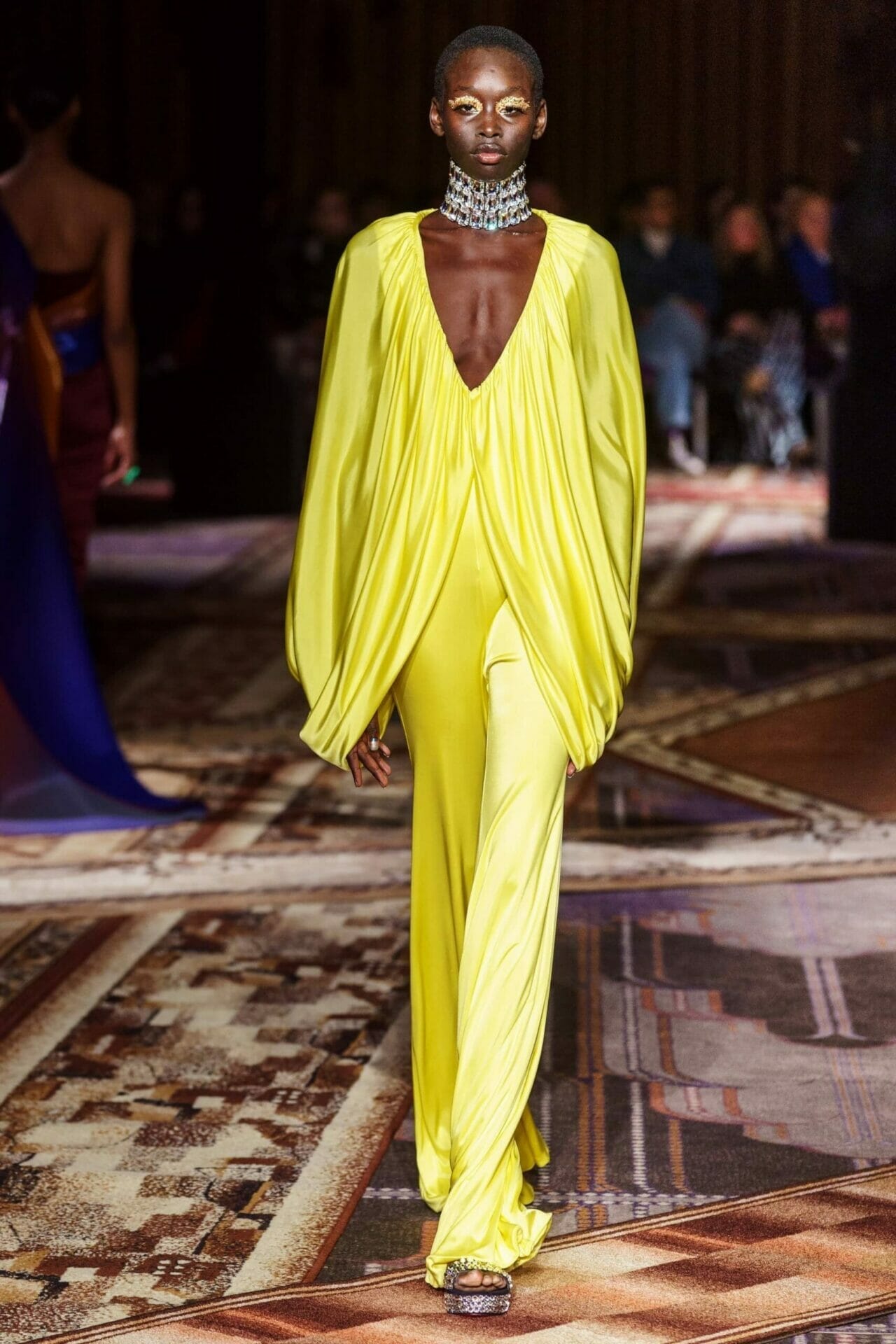 Halpern East Ready-to-Wear Fall-Winter 2019-2020. RUNWAY MAGAZINE ® Collections.