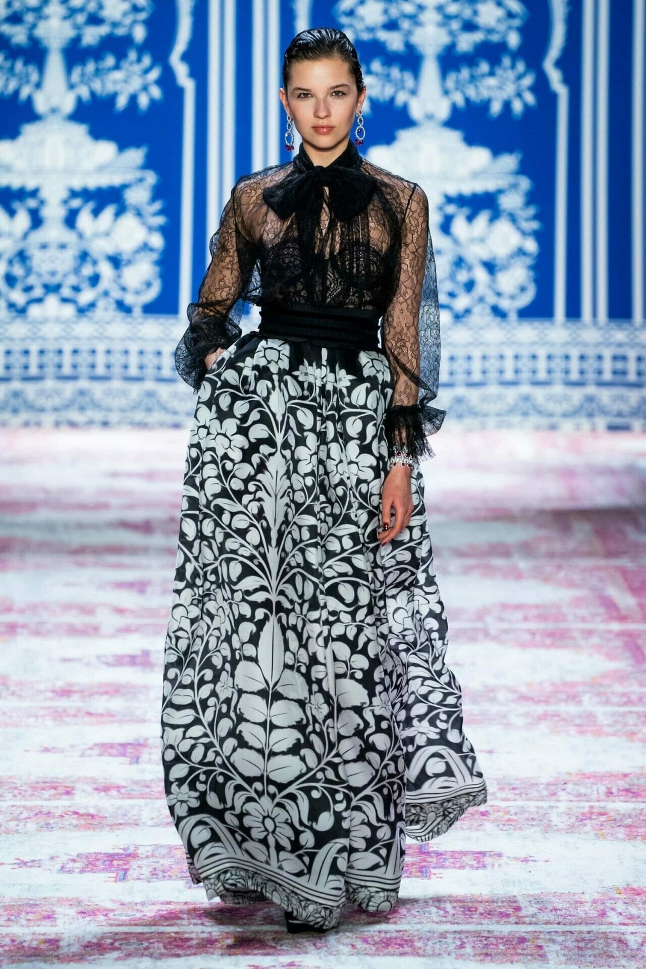 Naeem Khan Ready-to-Wear Fall-Winter 2019-2020. RUNWAY MAGAZINE ® Collections. RUNWAY NOW / RUNWAY NEW