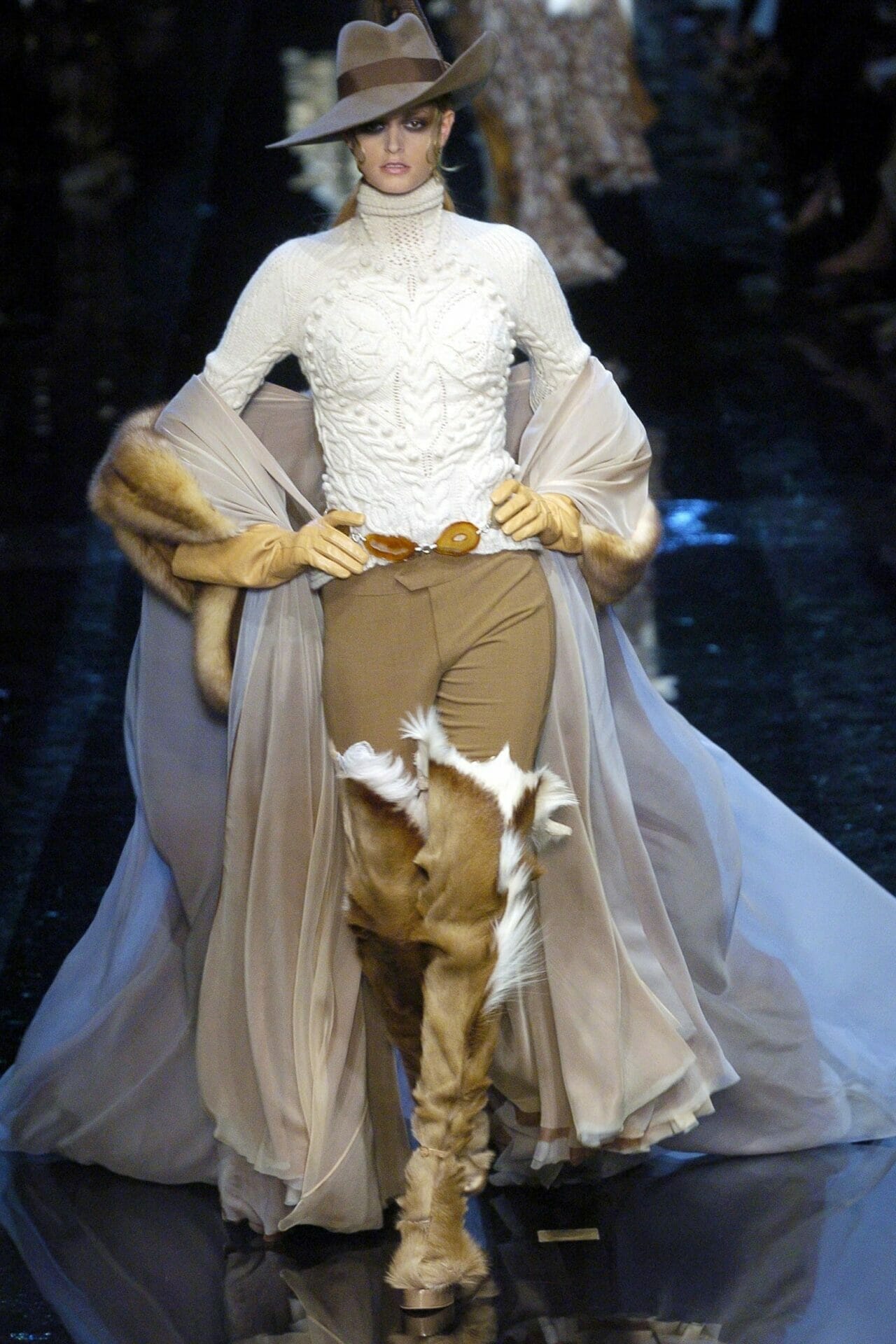 JEAN PAUL GAULTIER HAUTE COUTURE FALL-WINTER 2004-2005. RUNWAY MAGAZINE ® Collections Special Selection “Fashion Treasure”. RUNWAY MAGAZINE ® Collections. RUNWAY NOW / RUNWAY NEW