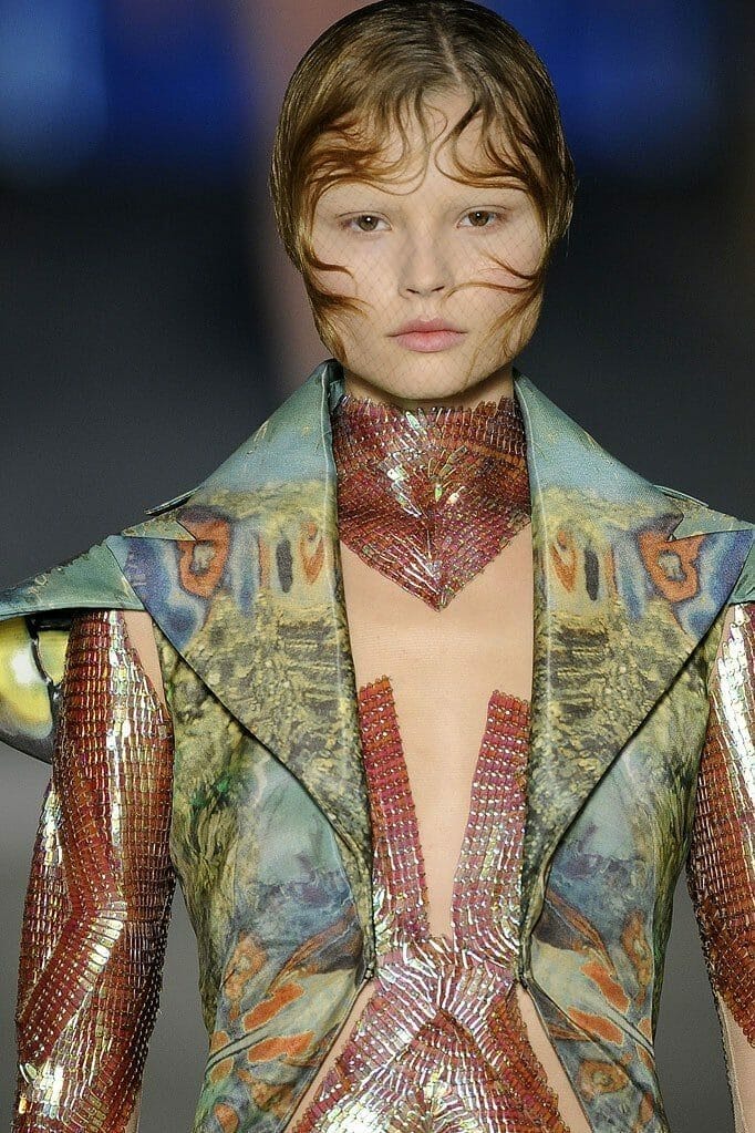 ALEXANDER McQUEEN READY-TO-WEAR SPRING-SUMMER 2009. Paris Fashion Week. RUNWAY MAGAZINE ® Collections Special Selection “Fashion Treasure”. RUNWAY NOW / RUNWAY NEW