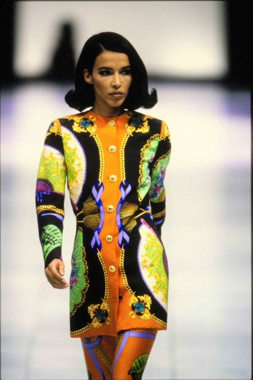 VERSACE READY-TO-WEAR SPRING-SUMMER 1991. RUNWAY MAGAZINE ® Collections Special Selection “Fashion Treasure”. Eclectic collection of Gianni Versace. RUNWAY MAGAZINE ® Collections. RUNWAY NOW / RUNWAY NEW.