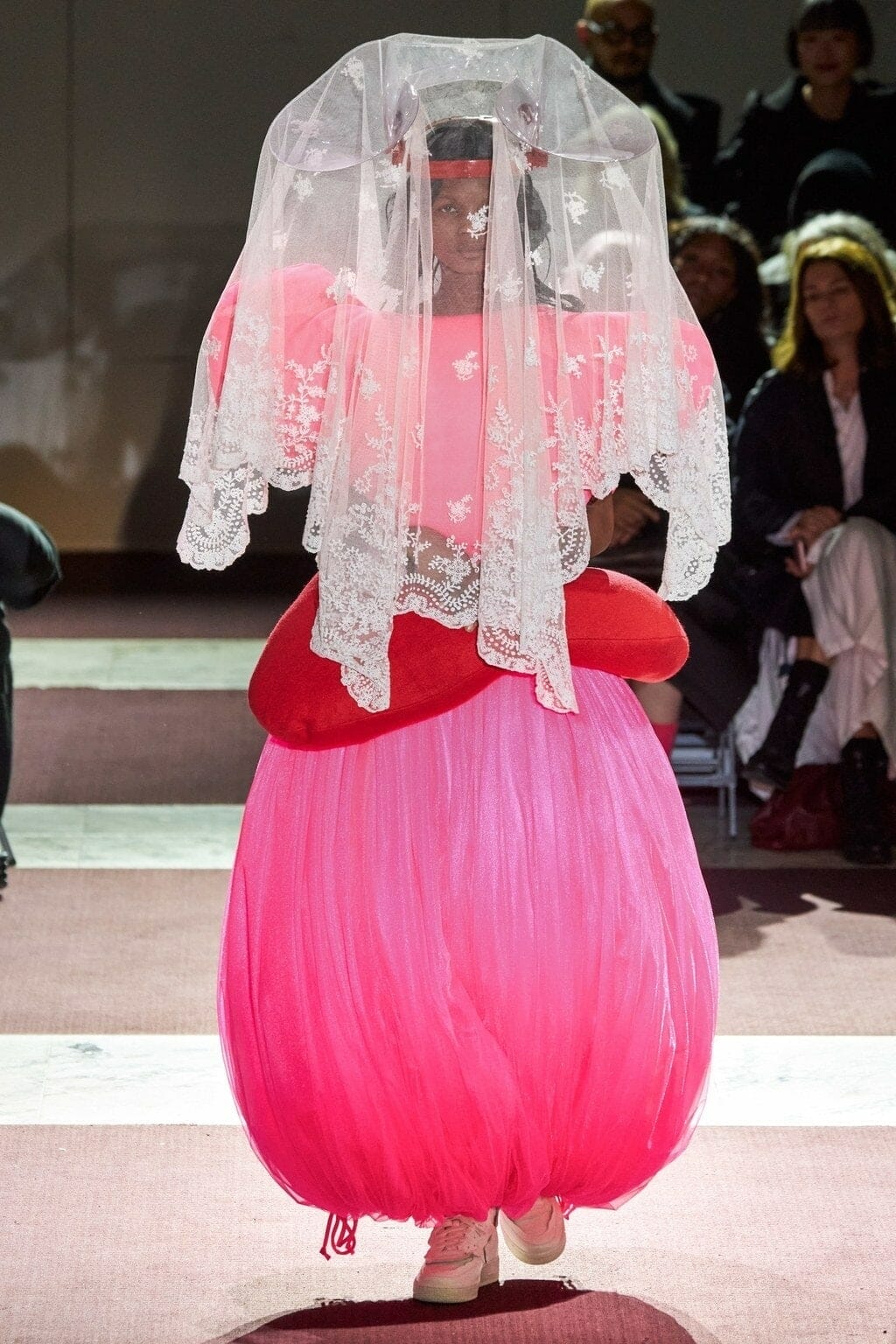 Comme des Garcons Fall-Winter 2020-2021 Paris. RUNWAY MAGAZINE ® Collections. RUNWAY NOW / RUNWAY NEW