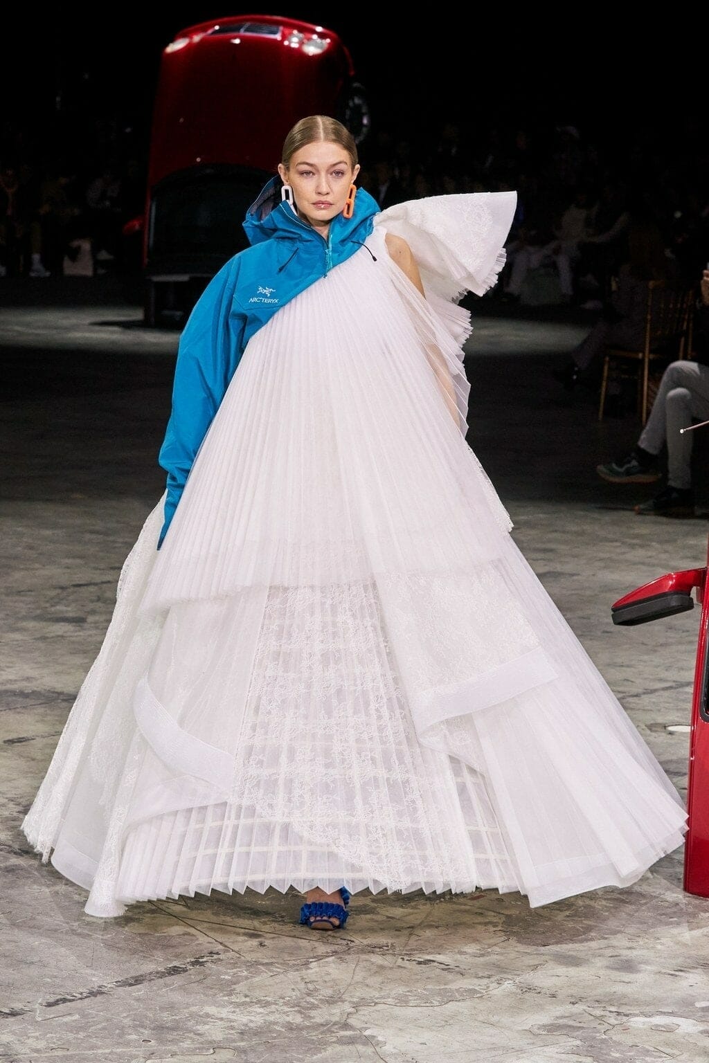 Off-White Fall-Winter 2020-2021 Paris - RUNWAY MAGAZINE ® Collections