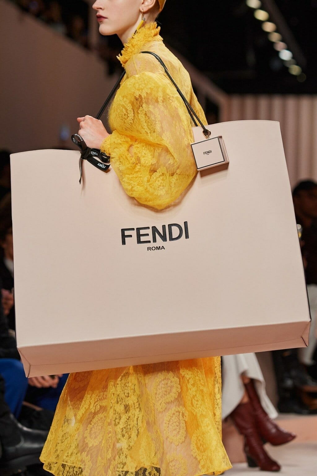 Fendi Fall-Winter 2020-2021 Milan. RUNWAY MAGAZINE ® Collections. RUNWAY NOW / RUNWAY NEW