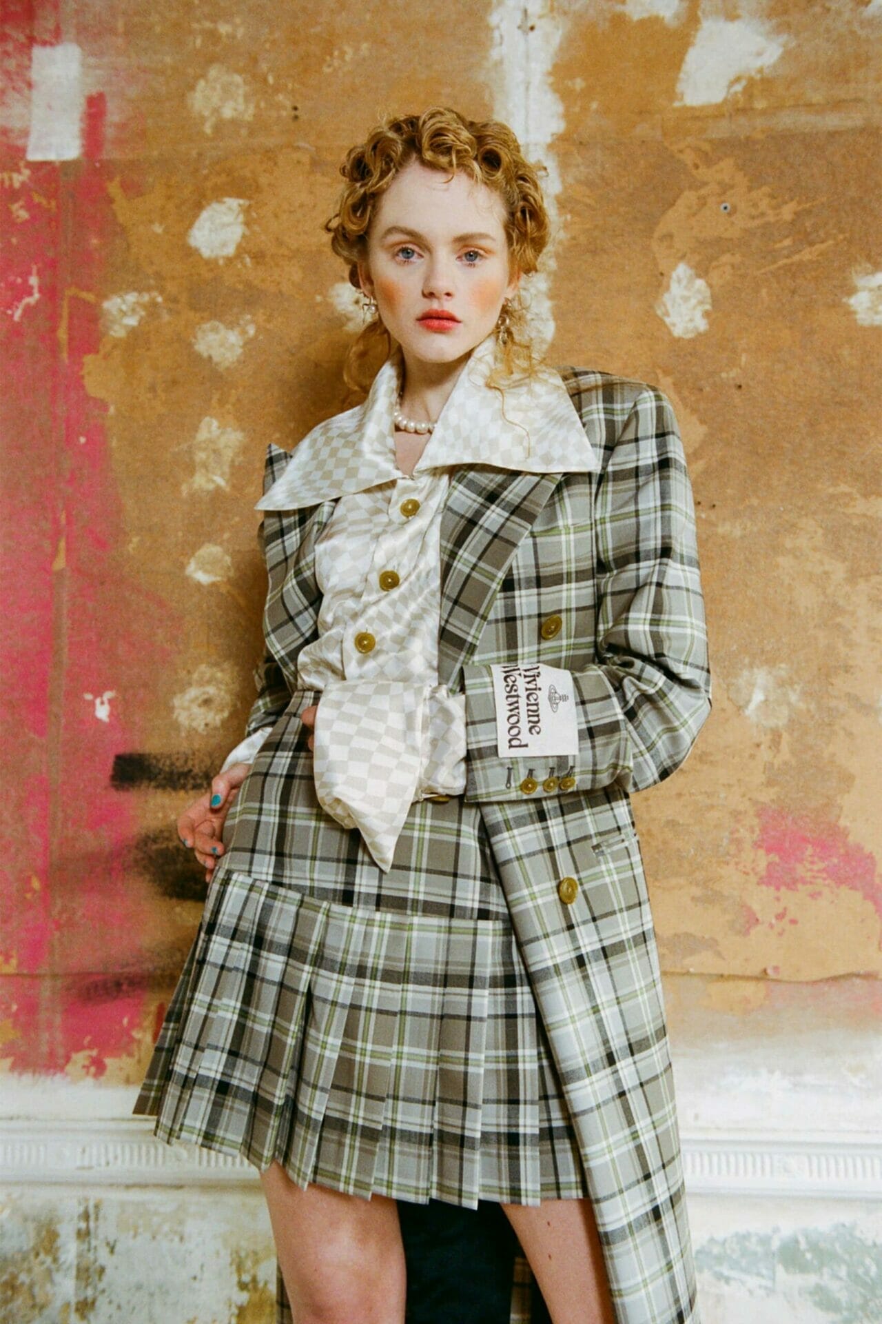 Vivienne Westwood Fall-Winter 2021-2022 London. RUNWAY MAGAZINE ® Collections. RUNWAY NOW / RUNWAY NEW