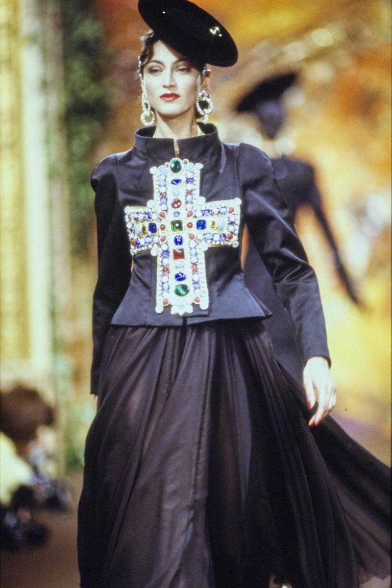 Christian Lacroix Haute Couture Fall-Winter 1988-1989 - RUNWAY MAGAZINE ...