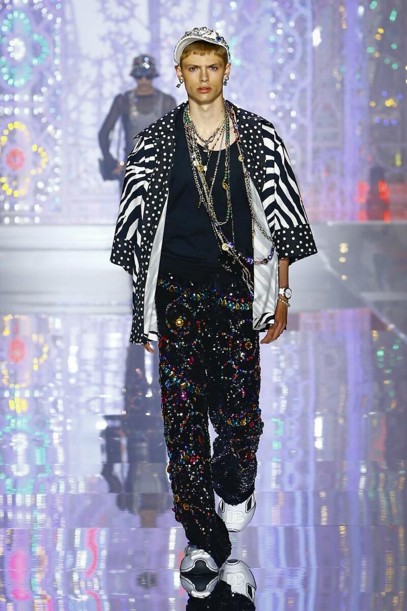 Dolce Gabbana Spring Summer 2022 Menswear - RUNWAY MAGAZINE ® Collections