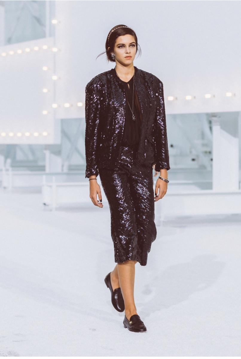 Chanel Fall-Winter 2020-2021 Paris - RUNWAY MAGAZINE ® Collections