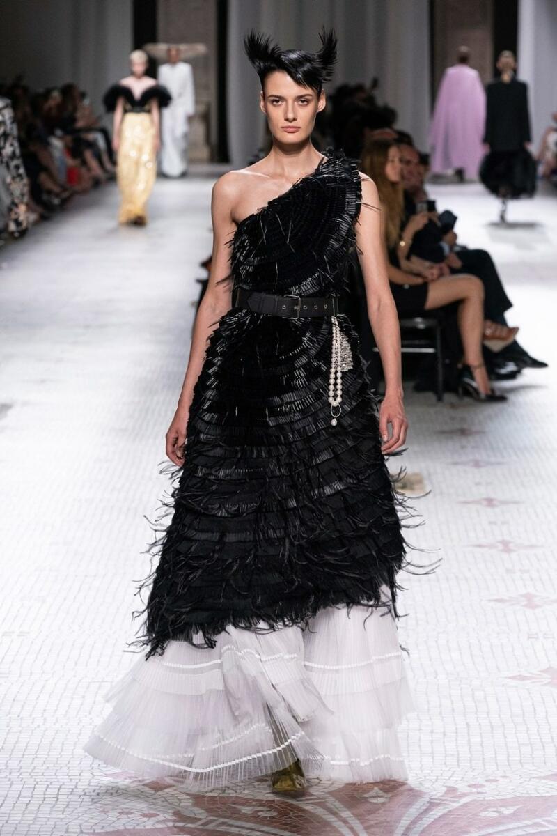 Givenchy Haute Couture Fall-Winter 2019-2020 - RUNWAY MAGAZINE ...