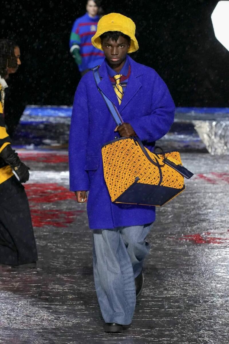 Tommy Hilfiger Fall 2022-2023 - RUNWAY MAGAZINE ® Collections