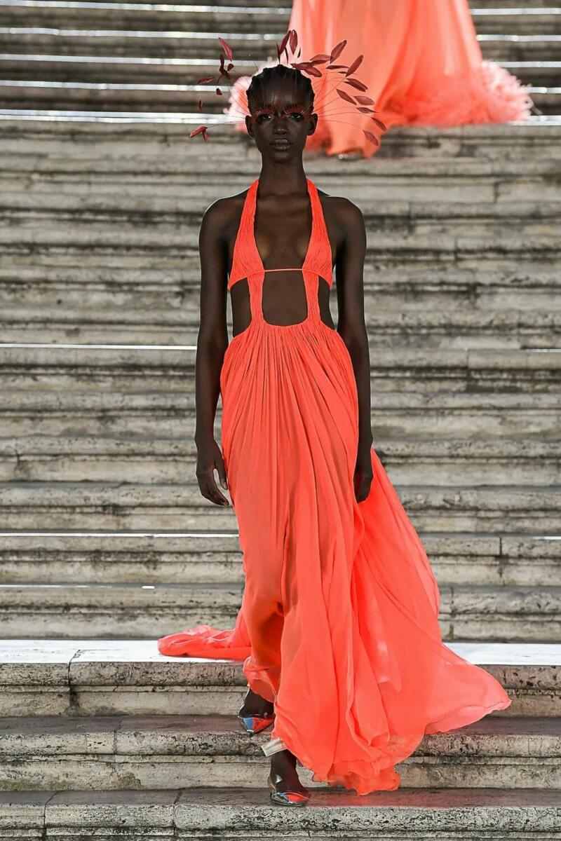 Valentino Couture Fall 2022-2023 - RUNWAY MAGAZINE ® Collections