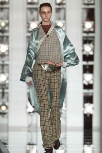 Louis Vuitton Fall 2001 Ready-to-Wear Fashion Show