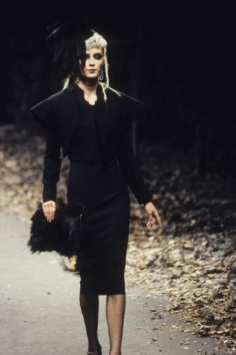 Givenchy by John Galliano Haute Couture Fall-Winter 1996-1997 - RUNWAY  MAGAZINE ® Collections