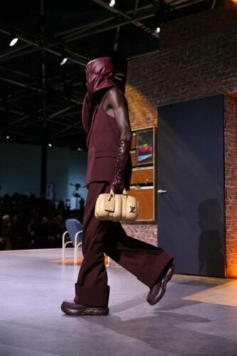 Louis Vuitton Fall 2023-2024 Menswear - RUNWAY MAGAZINE ® Collections