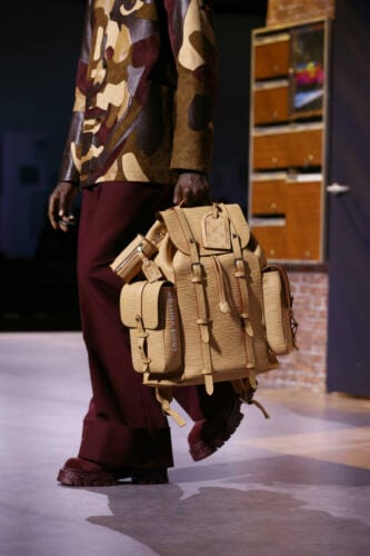 Louis Vuitton Fall 2023-2024 Menswear - RUNWAY MAGAZINE ® Collections