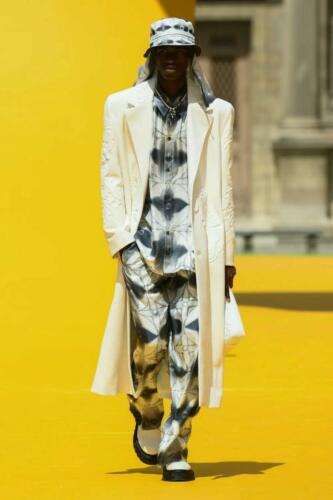 Louis Vuitton Spring Summer 2022 Menswear - RUNWAY MAGAZINE ® Collections
