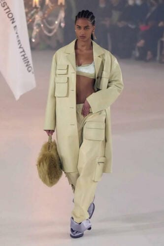 Kendall Jenner - Jacquemus Fall-Winter 2021-2022 Fashion Show in